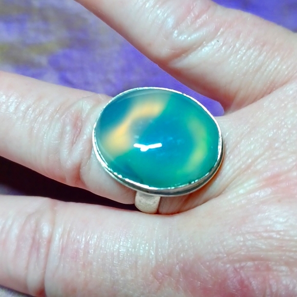 Green botswana agate ring size 8 cocktail glowy turquoise aqua handmade silver - Picture 4 of 4